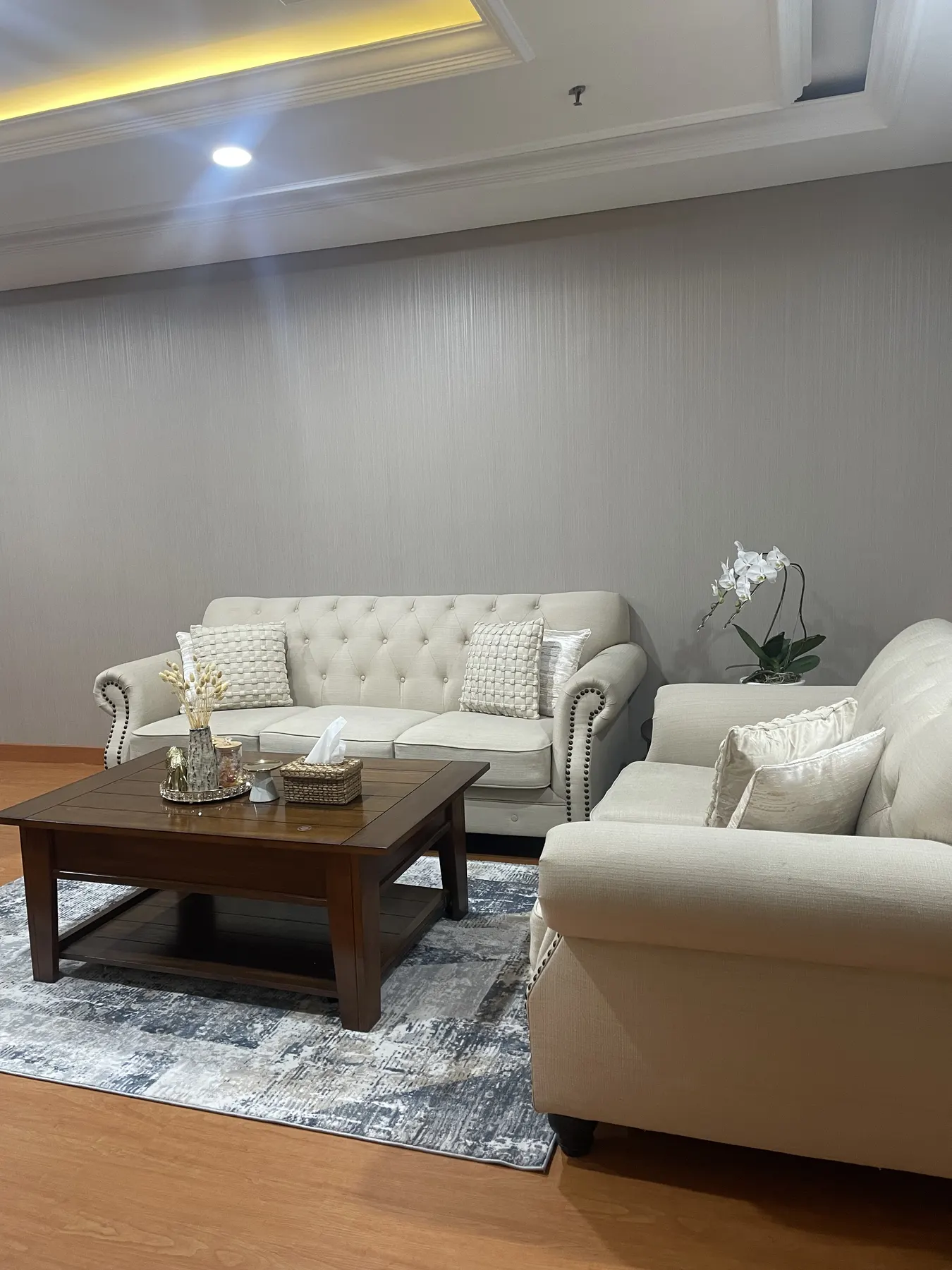 Executive office interior with timber floors, dropped ceilings, and meeting rooms (3)