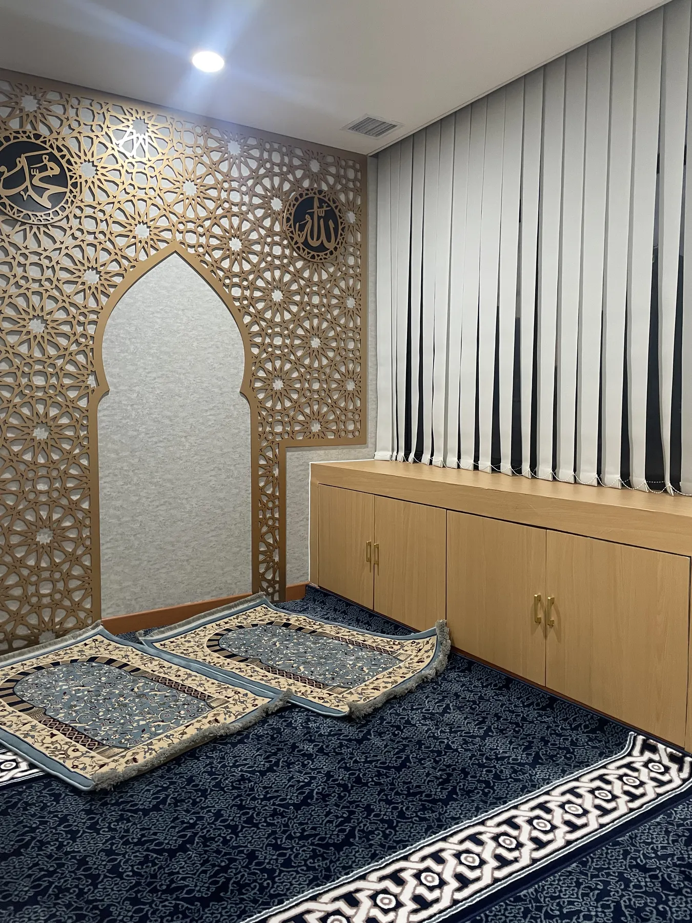 Executive office interior with timber floors, dropped ceilings, and meeting rooms (9)