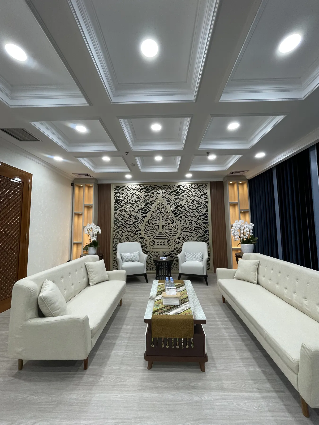 Office VIP lounge and a daycare room with colourful lockers (1)