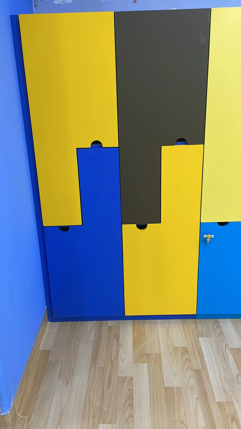 Office VIP lounge and a daycare room with colourful lockers (5)