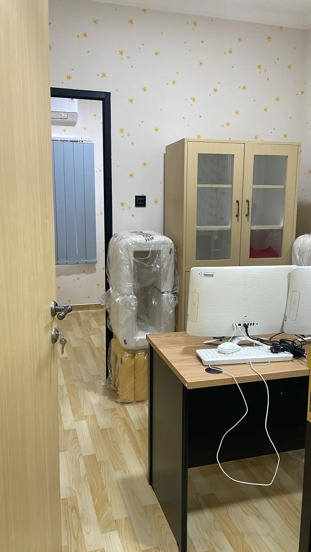 Office VIP lounge and a daycare room with colourful lockers (7)